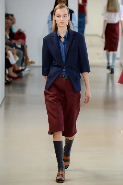 Look 15